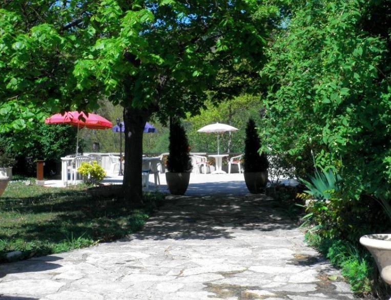 Hotel La Pierre Lys Quillan Exterior foto